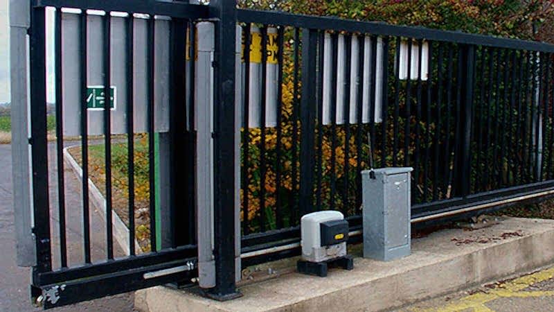 yana-kayar-bahce-kapisi-1